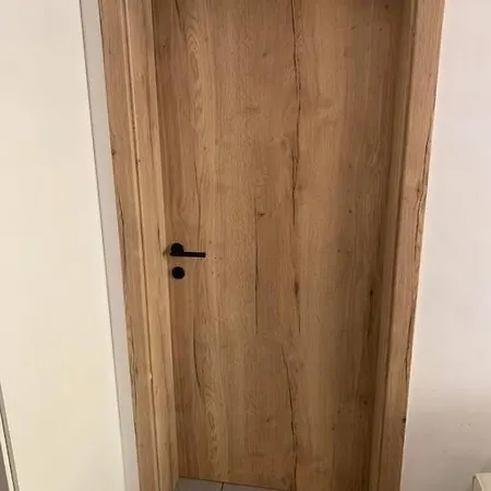 Your 6 With Parking Apartment