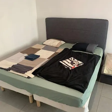 Your 6 With Parking Apartmán